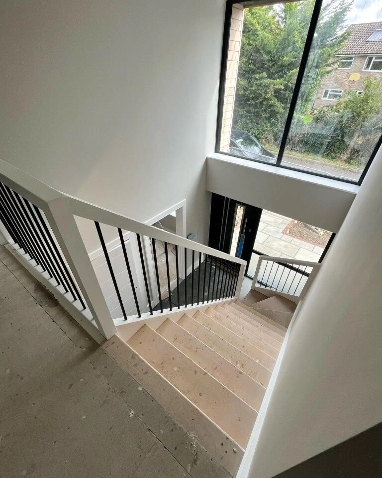73f94c743b8c868dfe124f23360b9428.Quarter-Turn-In-Oxfordshire-New-Build-top-of-stairs
